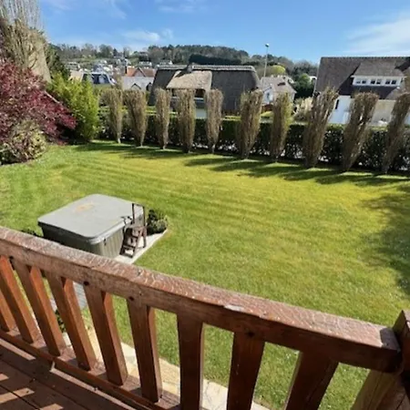 Large House With Garden 图尔热维尔