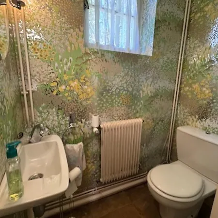 Large House With Garden Hébergement de vacances Tourgéville