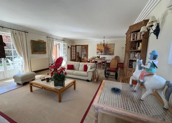 Vakantiehuis Large House With Garden Tourgeville