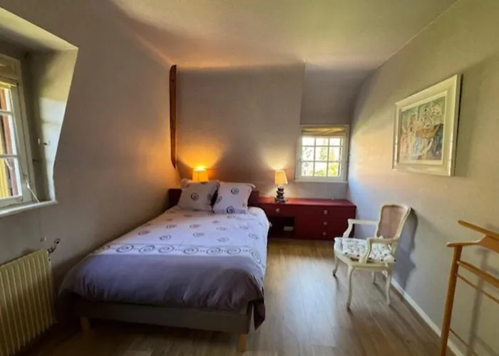 Large House With Garden Vakantiehuis Tourgeville