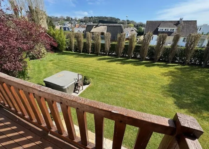 Large House With Garden Vakantiehuis