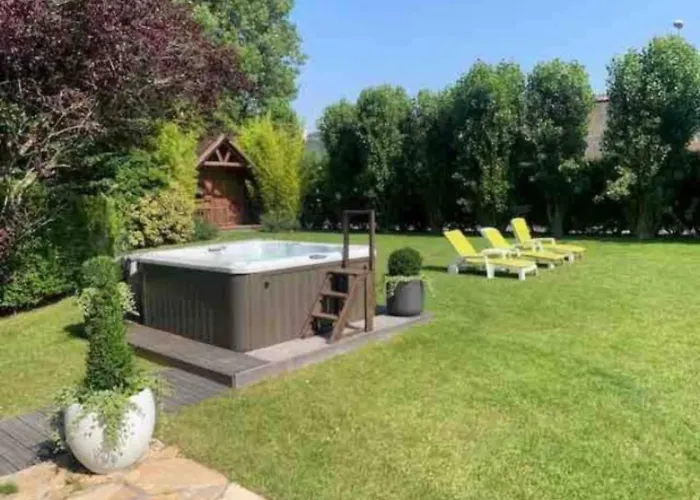 Large House With Garden Vakantiehuis *