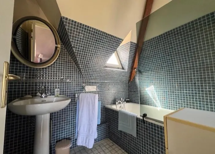 Large House With Garden Vakantiehuis